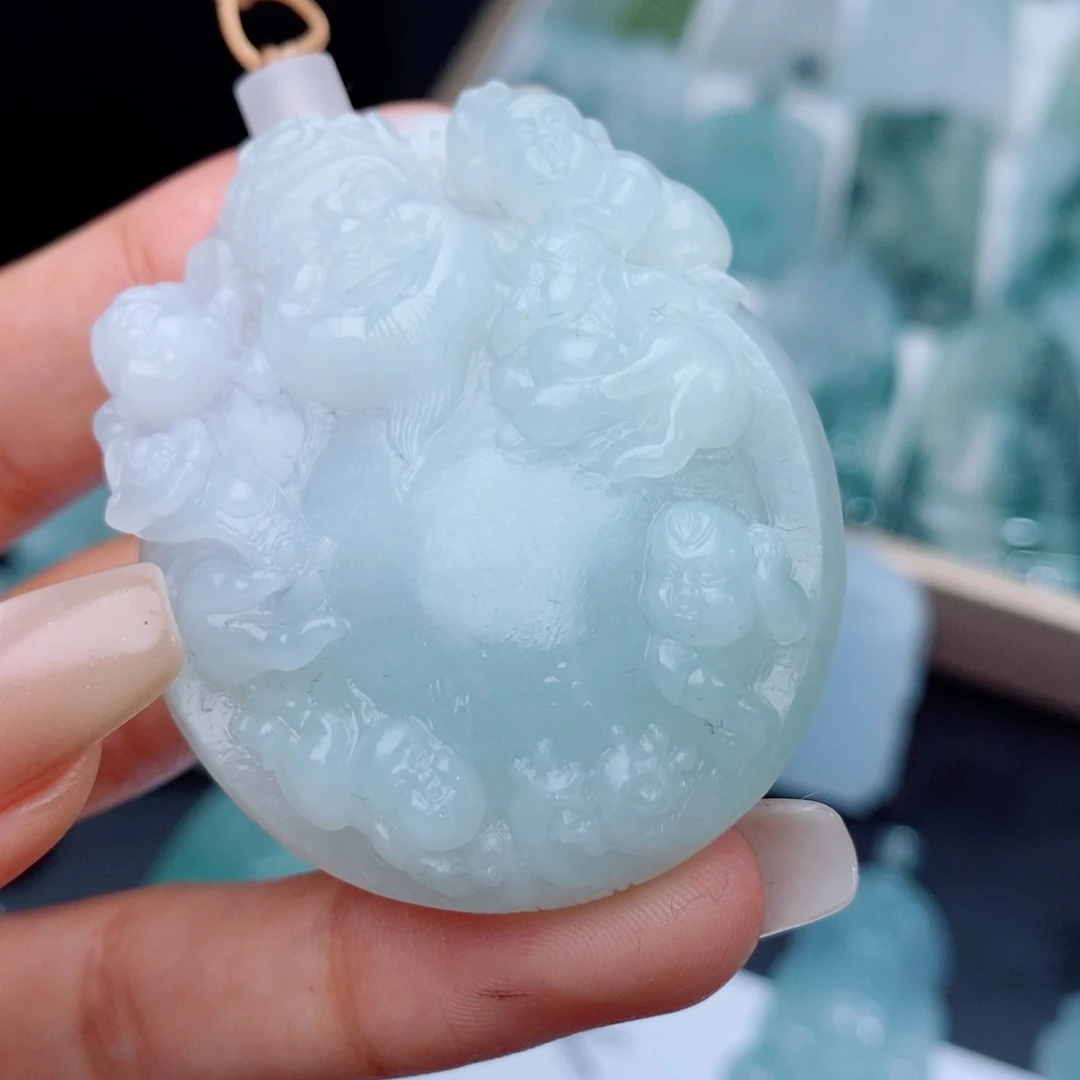 定制翡翠吊坠未镶嵌