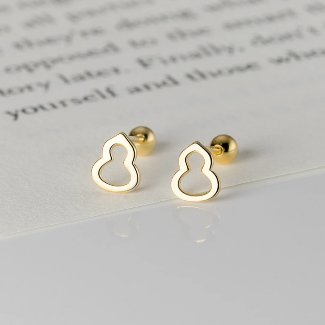 诗为 925银耳饰 简约镂空小葫芦螺丝耳钉INS风设计感耳骨钉M02622