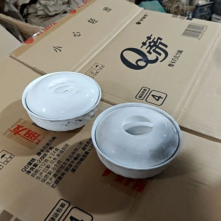 摆件盘子碗茶壶啥都有