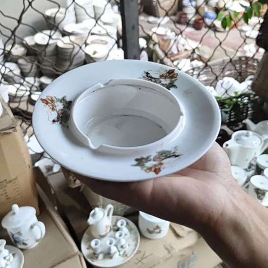 库存微瑕三打白骨精烟灰缸一个