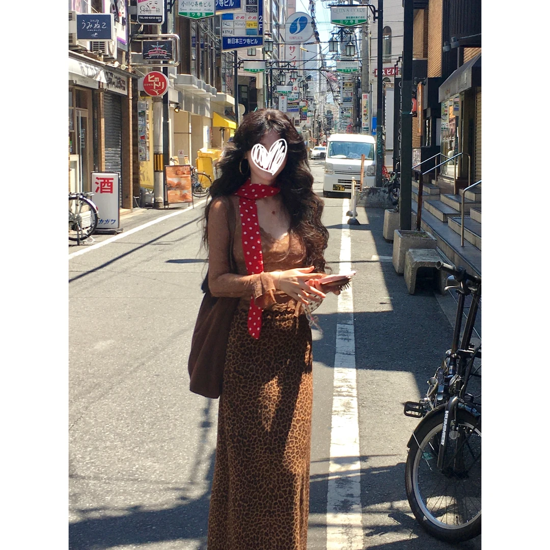 秋季法式设计感蕾丝衫内搭吊带修身豹纹半身裙套装Y3910