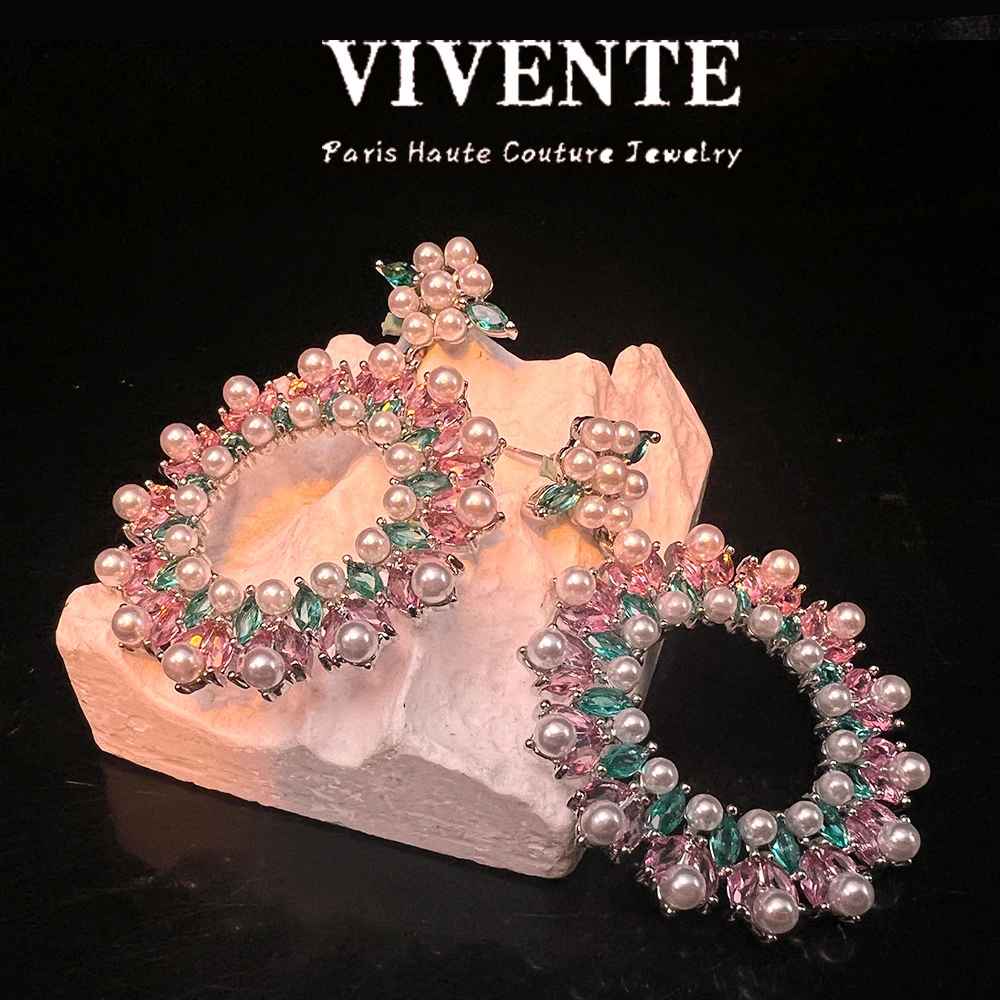 铜合金仿珍珠耳饰 高端高保色5A钻新款珠珠 耳环夸张花卉镶钻饰品