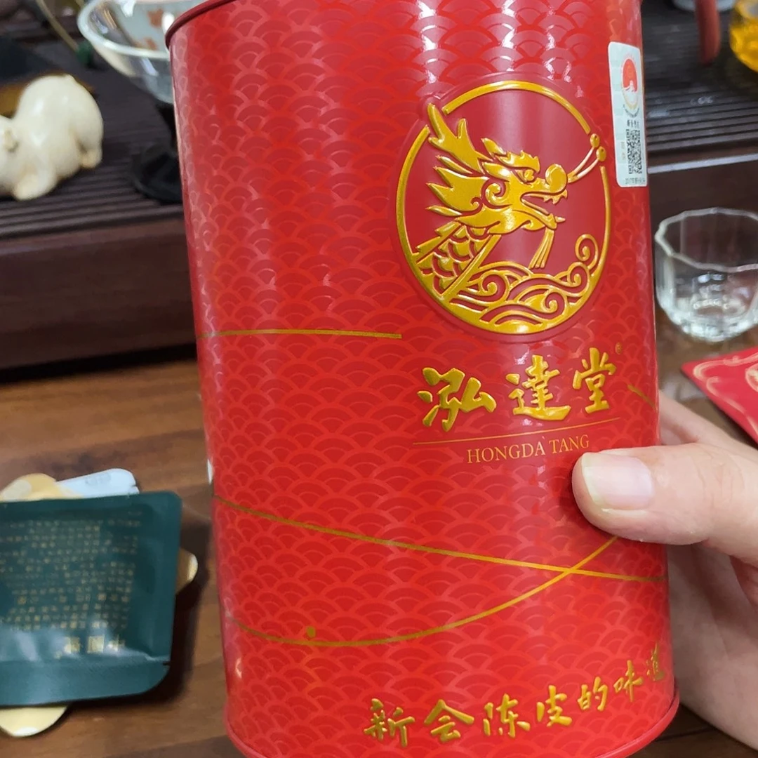 搪瓷杯子里还有很多东西