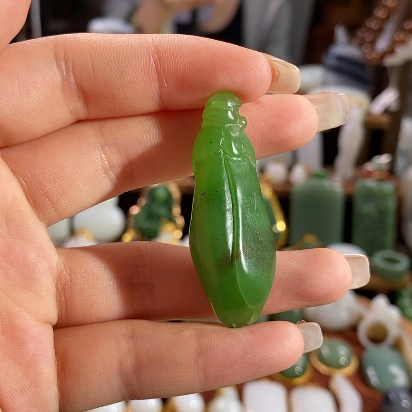 【闪购商品】吊坠(赠链)未镶嵌和田玉