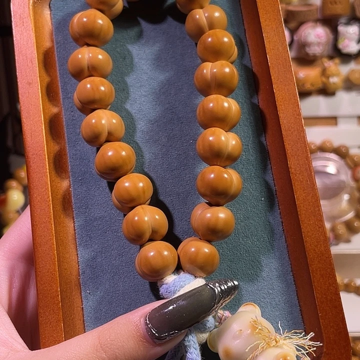 猴头核桃手串手工奶油泡芙卡16手持小熊