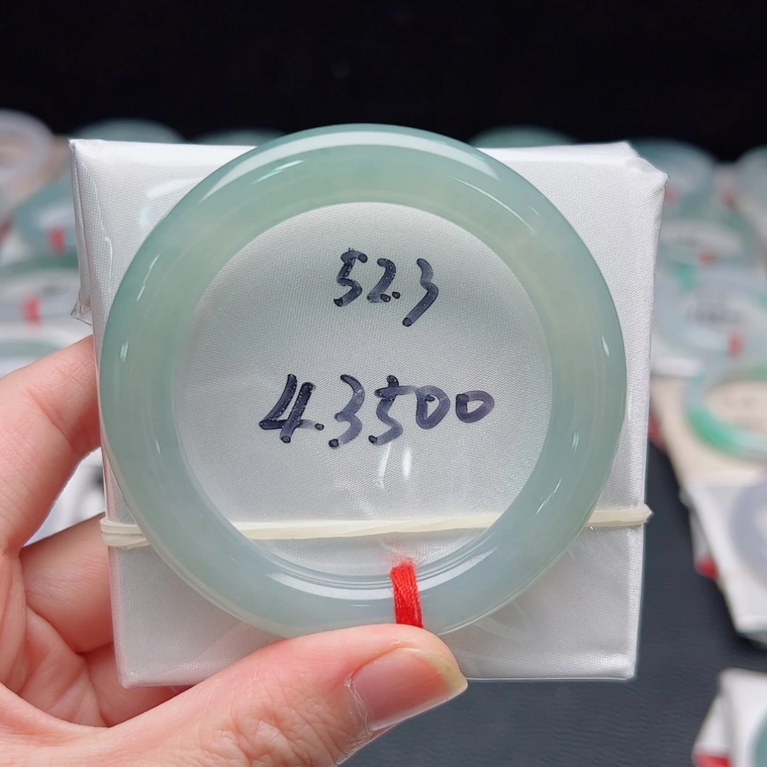 翡翠未镶嵌手镯（圆镯）