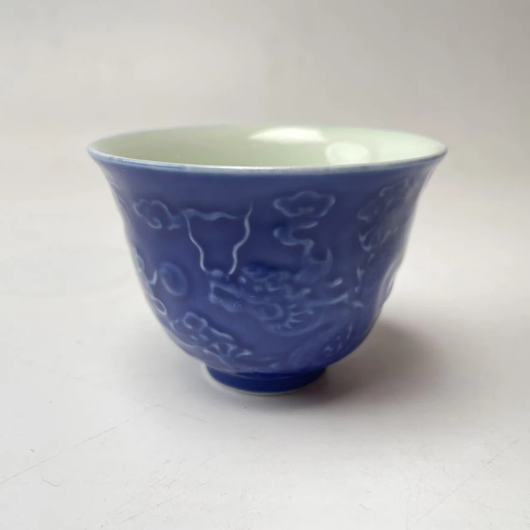 蓝釉雕刻龙纹杯BY04X0112