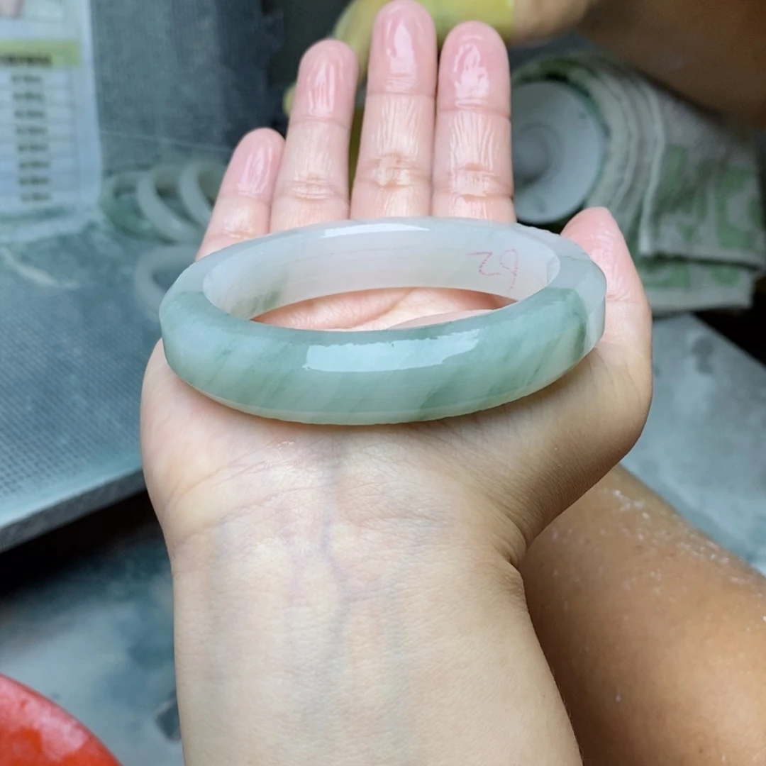 眉***秀石英质玉手镯未镶嵌定制