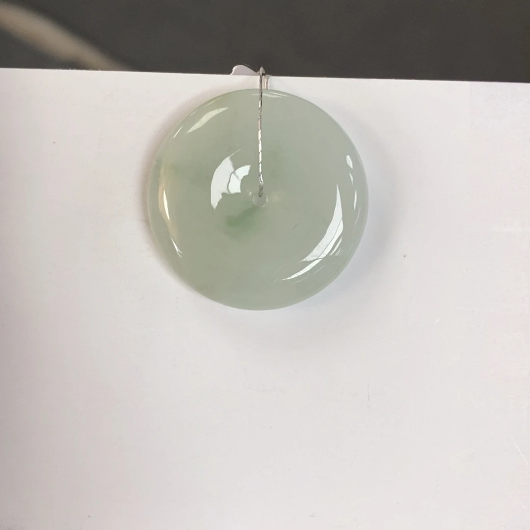 翡翠颈饰未镶嵌平安扣