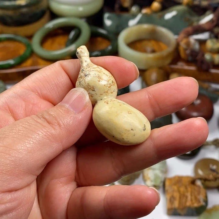 和田玉（糖玉）未镶嵌颈饰