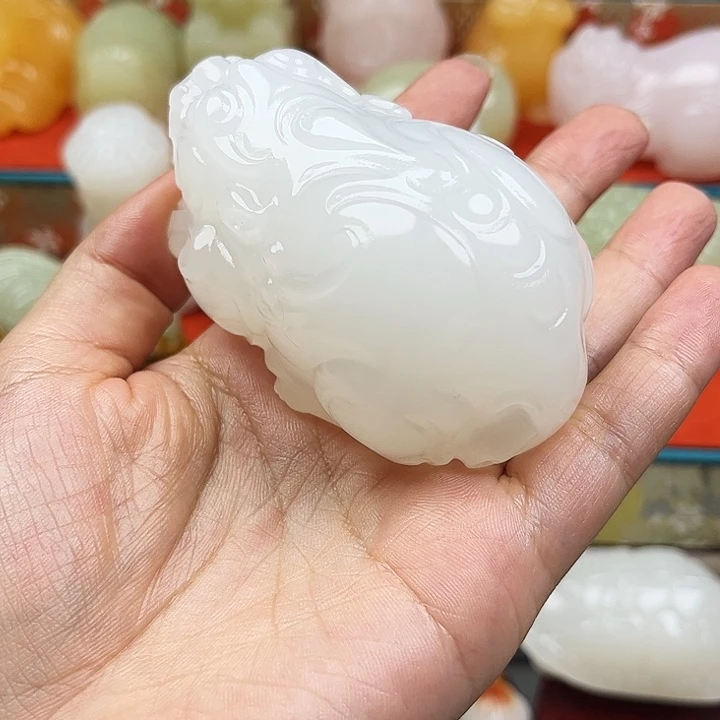 扑***萤石材貔貅手把摆件
