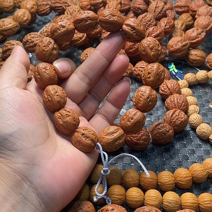 小***腐文玩核桃手串粗筋