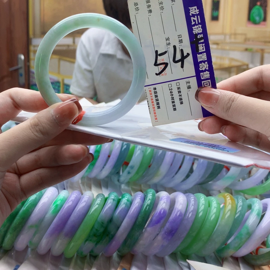 翡翠未镶嵌手镯vv