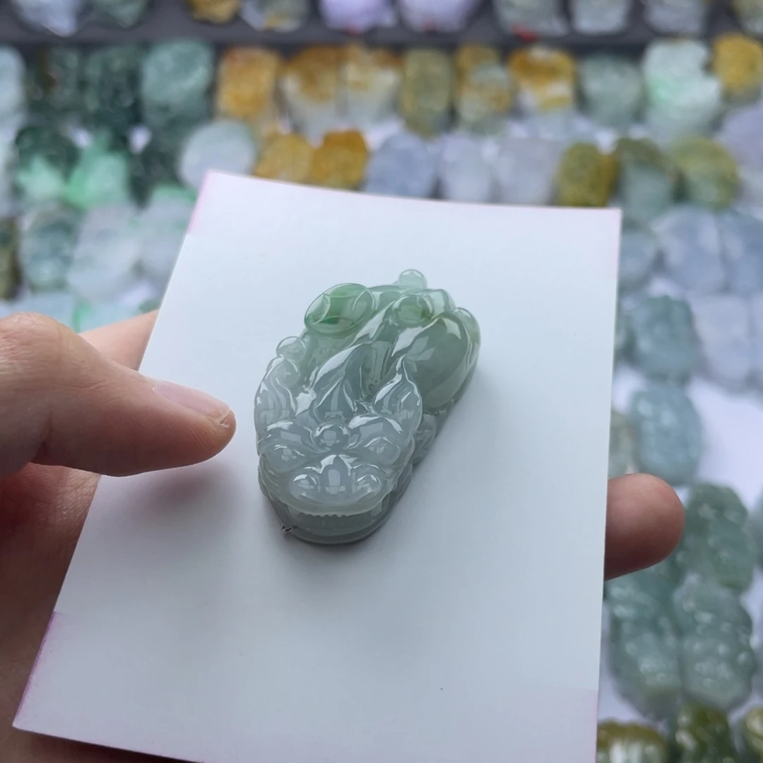 翡翠颈饰未镶嵌貔貅