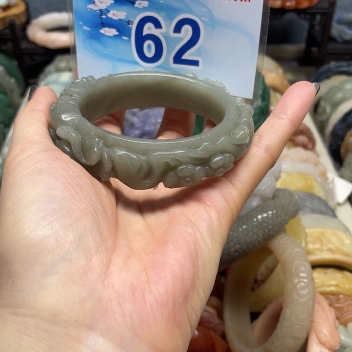 石英岩玉未镶嵌手镯