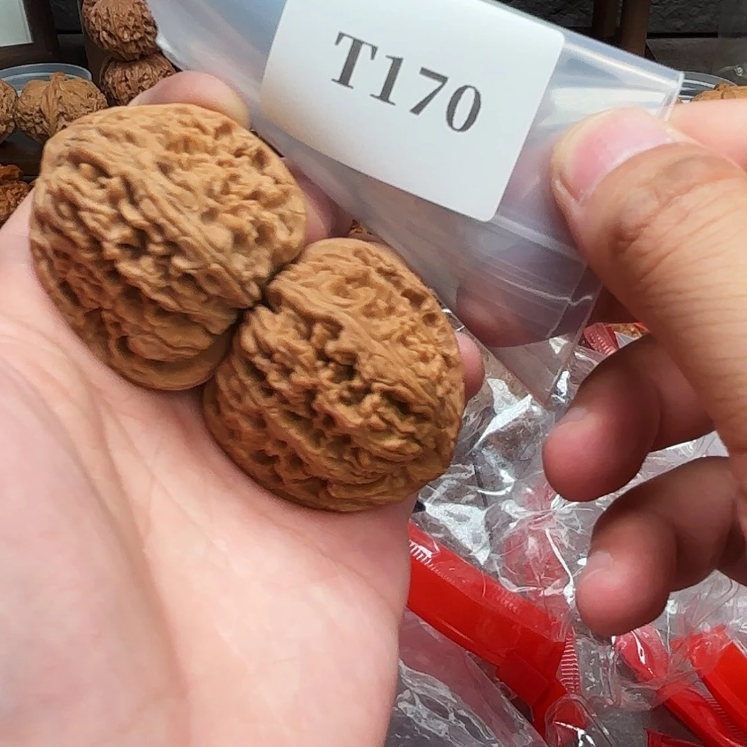 文玩核桃吊坠T170