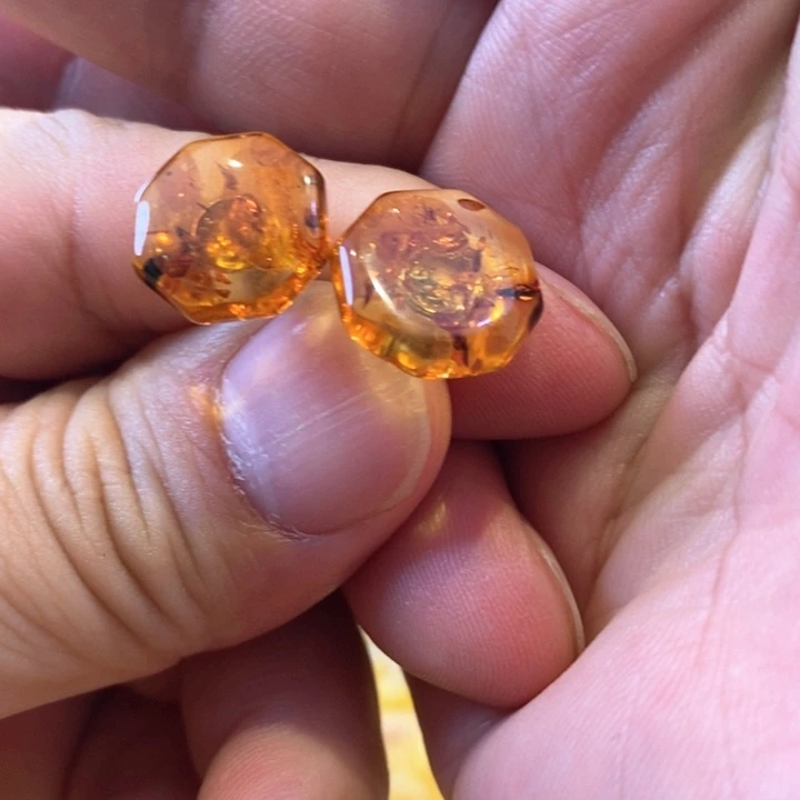 未镶嵌琥珀珠宝奇石