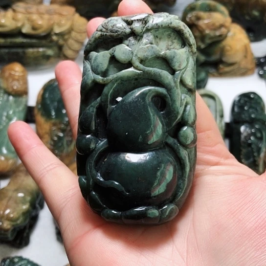 岫岩河磨玉（透闪石质玉）把件未镶嵌