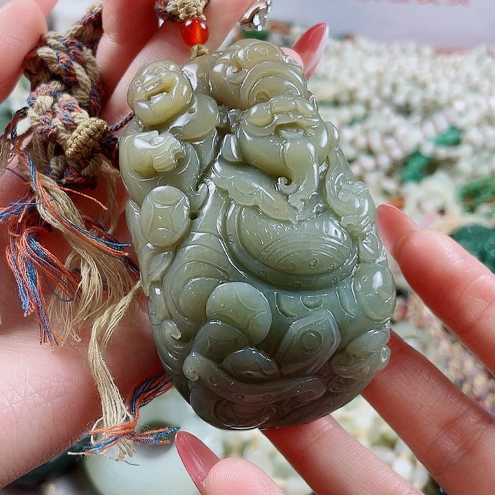 颈饰未镶嵌和田玉