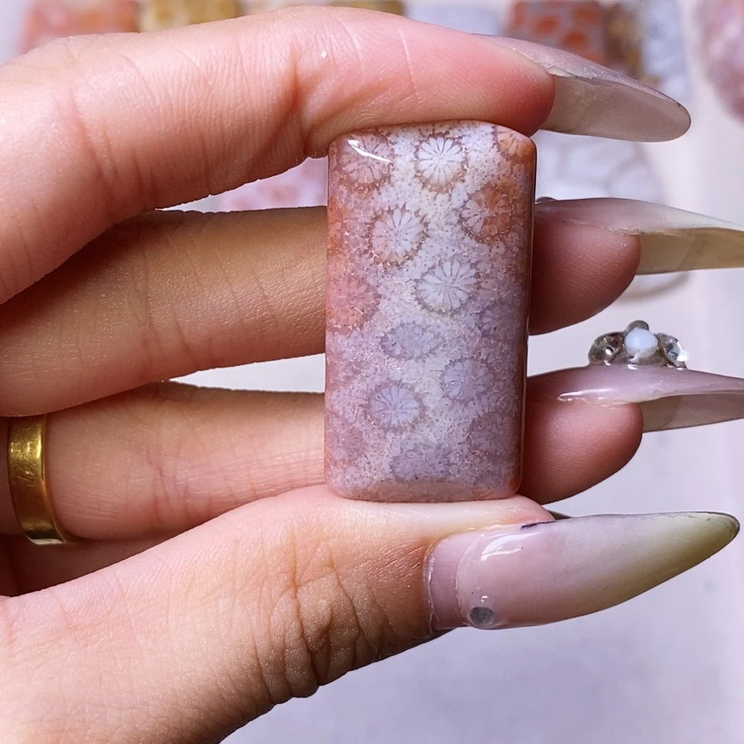 查罗石合金颈饰T***y