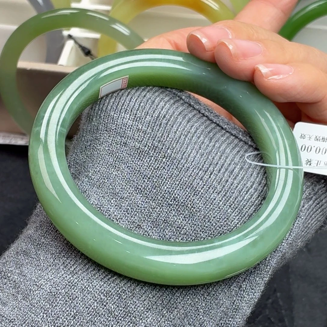 和田玉未镶嵌手镯碧玉上新漏有纹37号