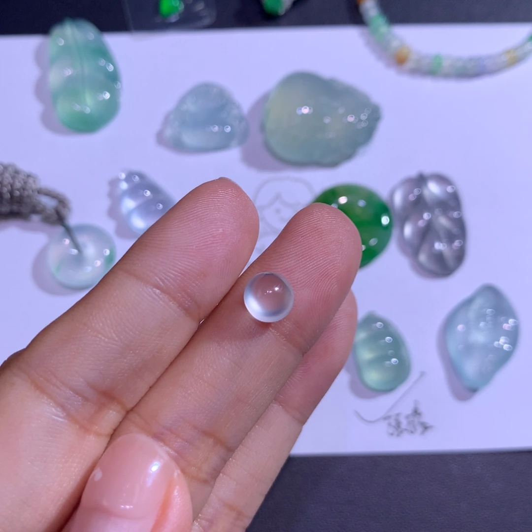 翡翠未镶嵌颈饰蛋面