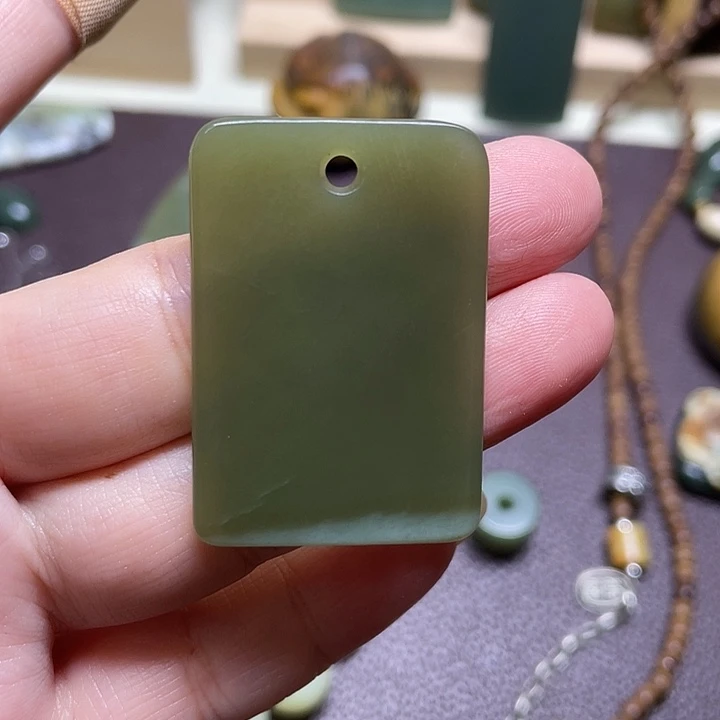 和田玉（糖玉）未镶嵌颈饰