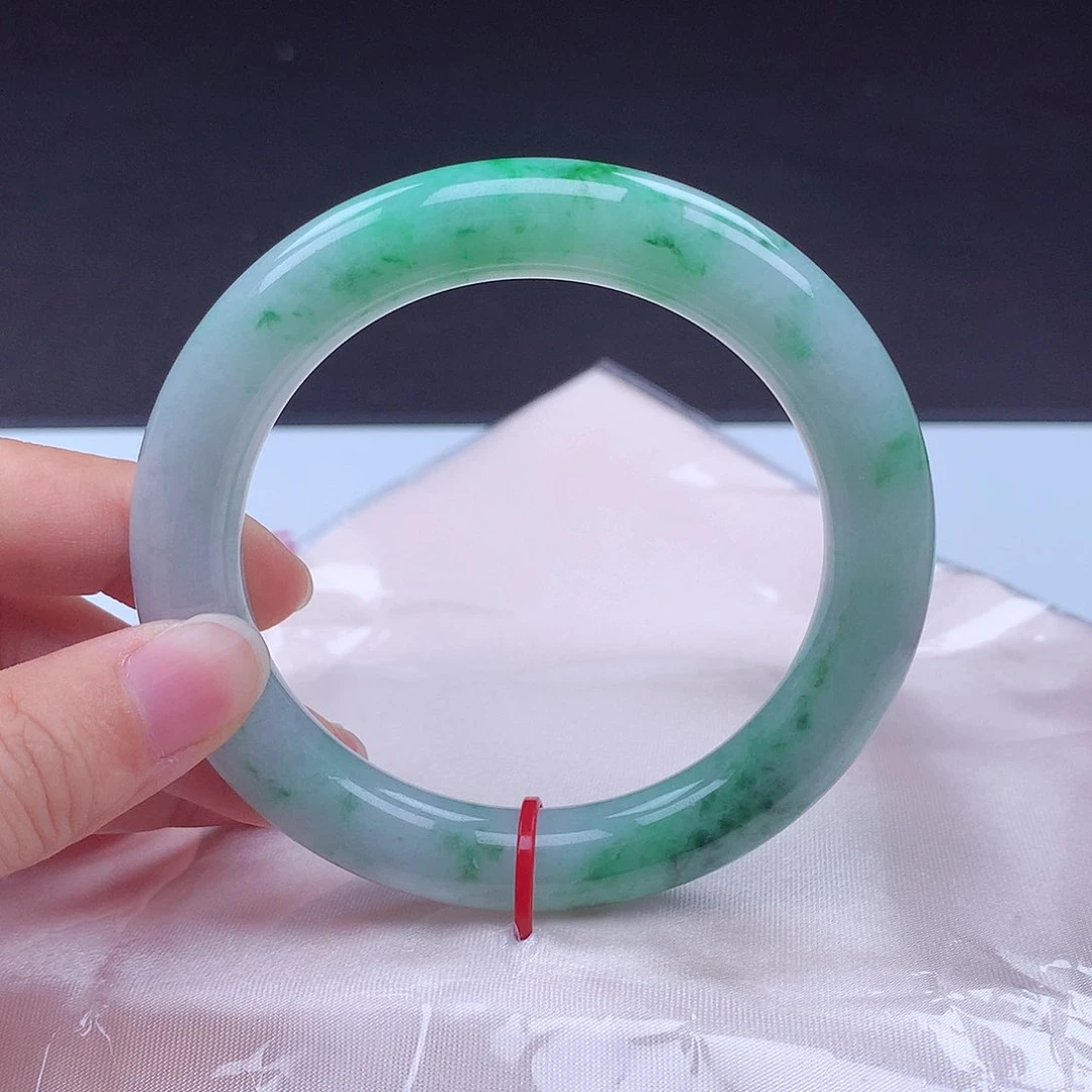 翡翠手镯未镶嵌手镯001901