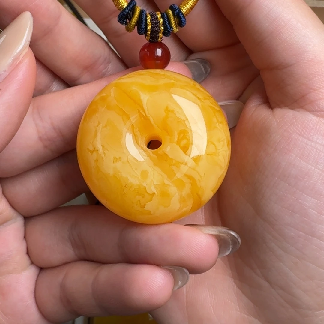 蜜蜡未镶嵌颈饰无优化无烤色无补胶无覆膜无辐照无煮蜜