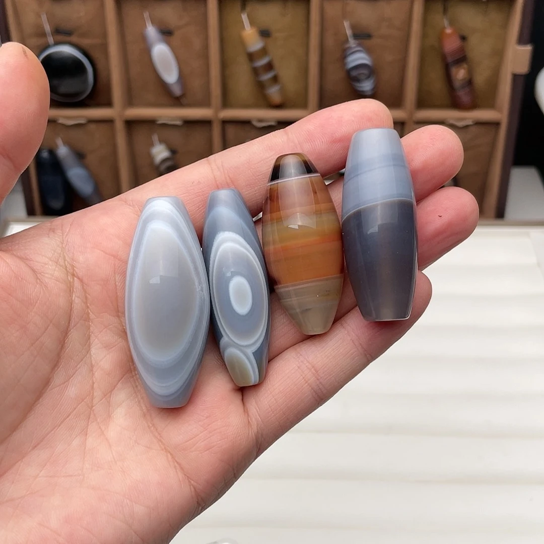 玛瑙/玉髓颈饰合金向*