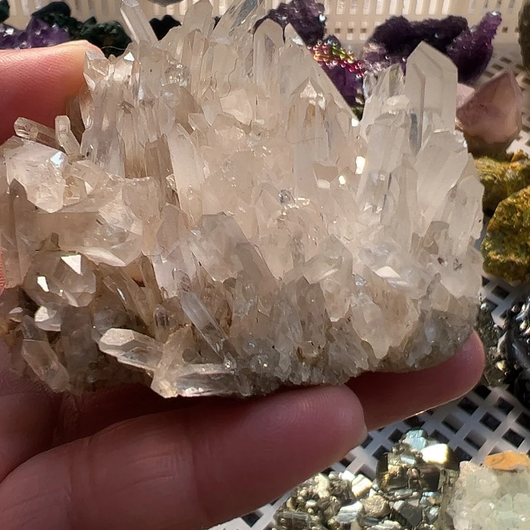未镶嵌水晶珠宝半成品