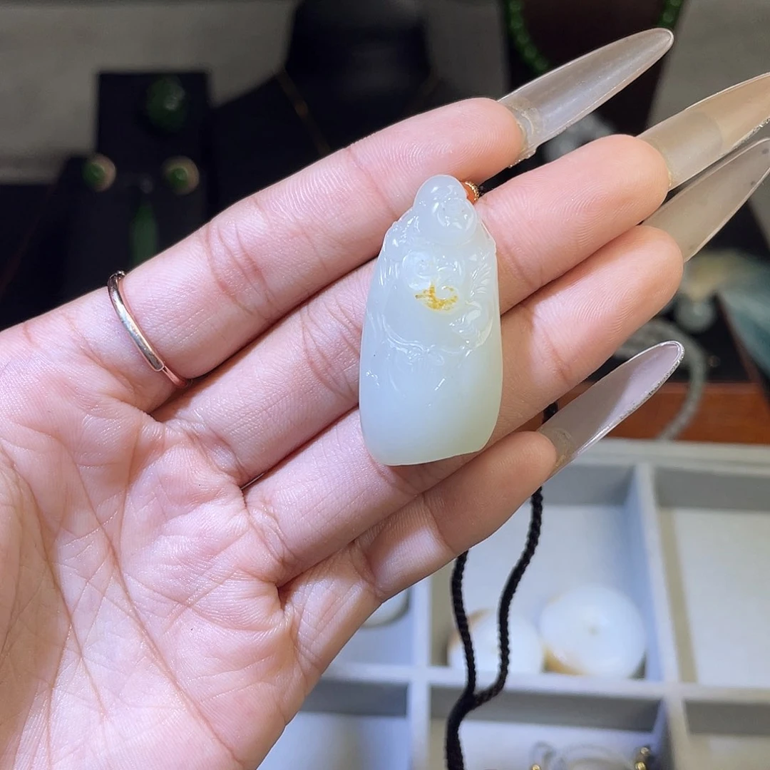 颈饰未镶嵌和田玉