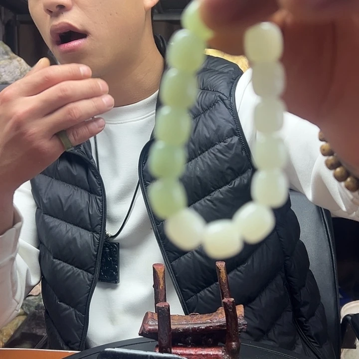 彗***尾蛇纹石玉未镶嵌珠宝奇石3