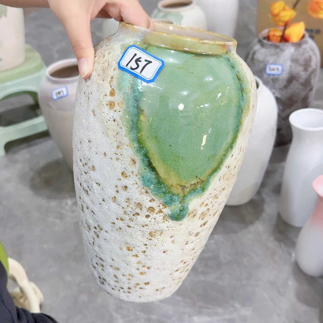 ****赛157号陶瓷高29厘米微瑕一个