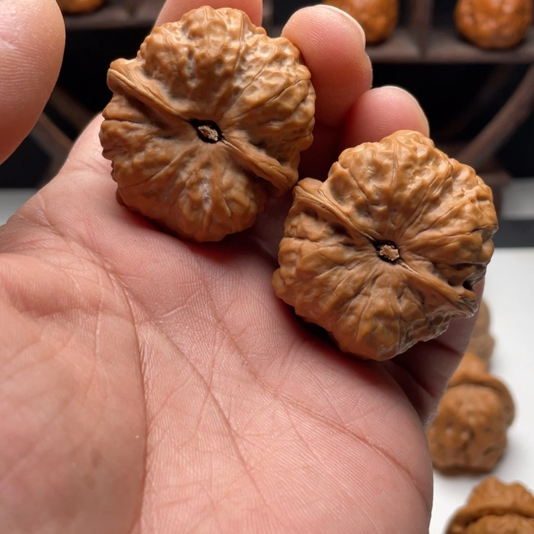 你***烁文玩核桃吊坠蛤蟆头核桃 40