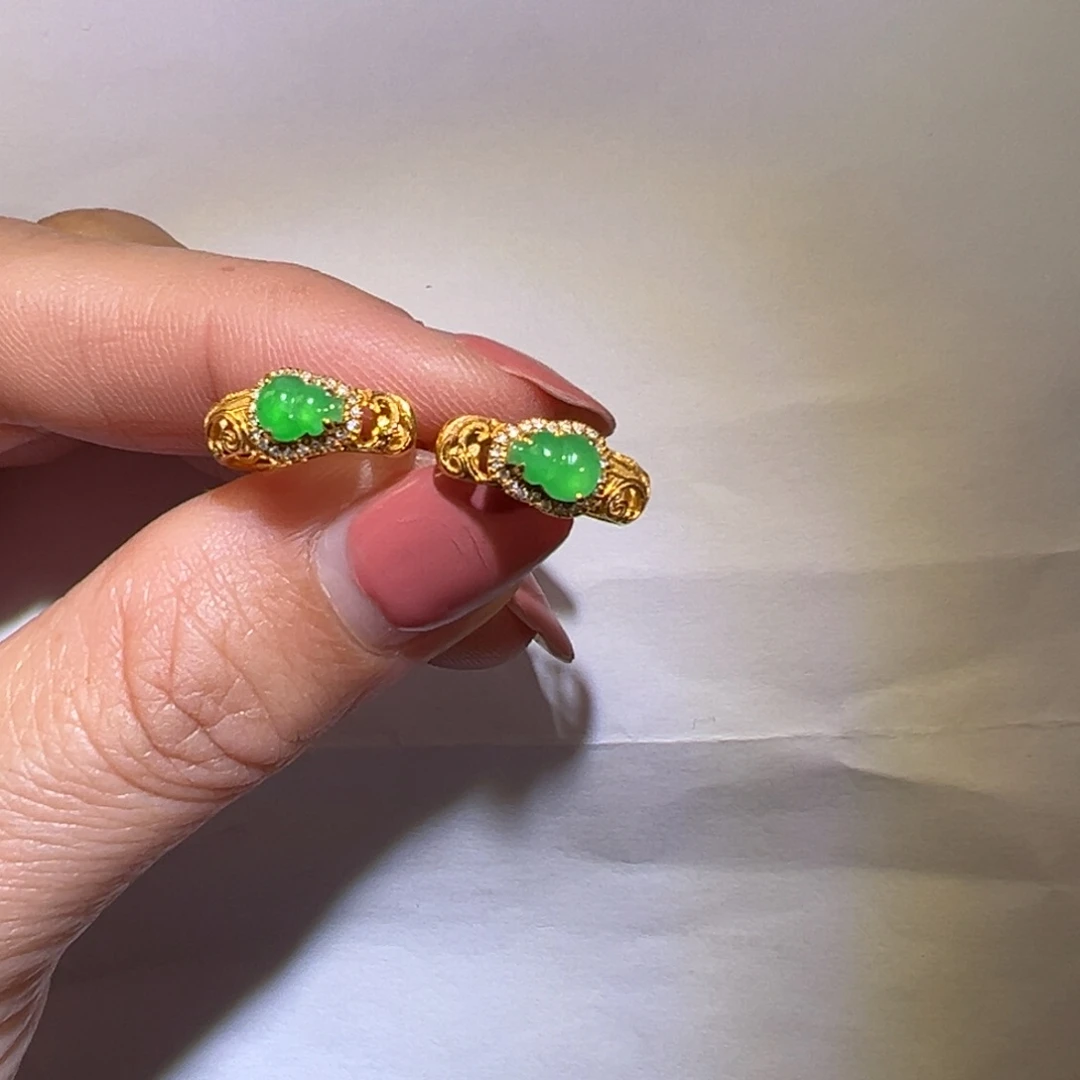 翡翠颈饰18K金镶嵌耳包