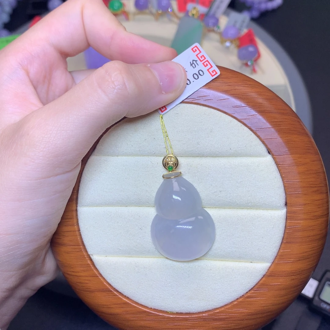 翡翠18K金镶嵌颈饰天然
