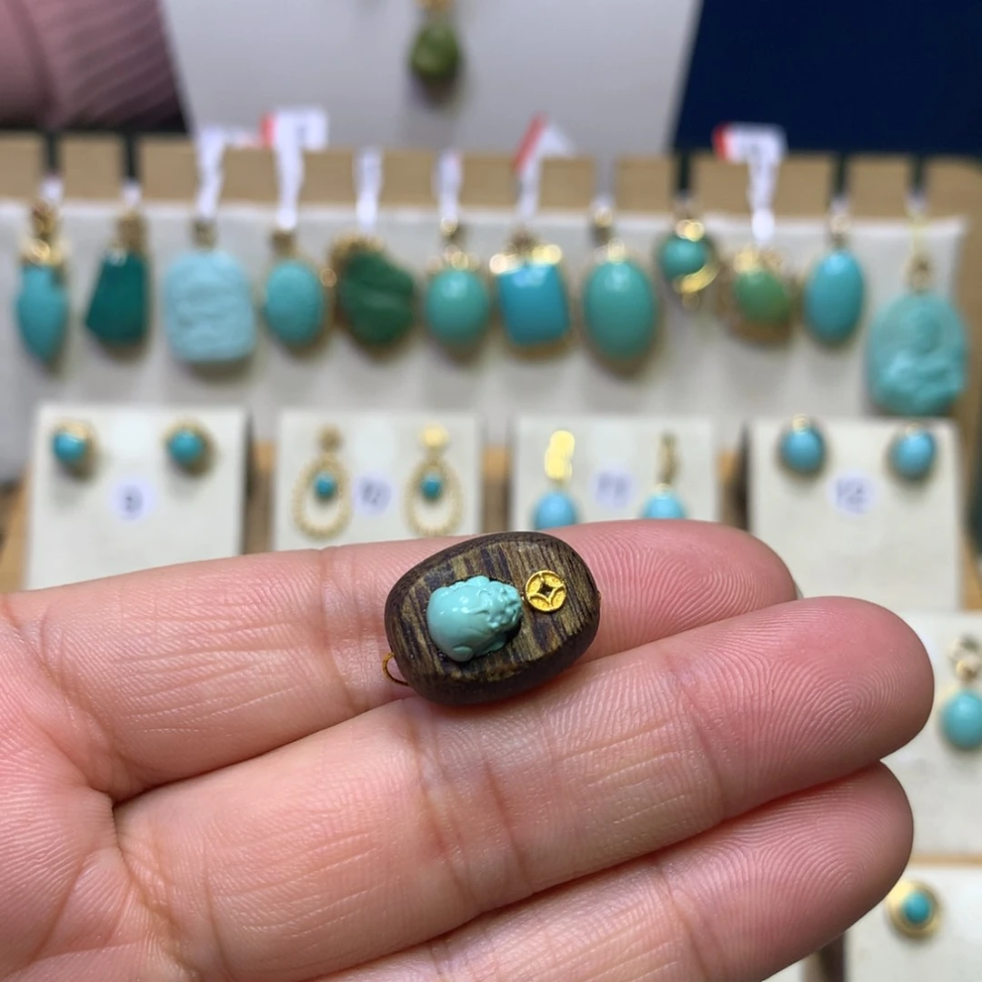 绿松石配饰未镶嵌