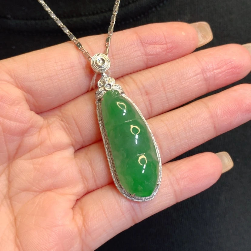 【闪购商品】翡翠18K金镶嵌吊坠(赠链)福豆