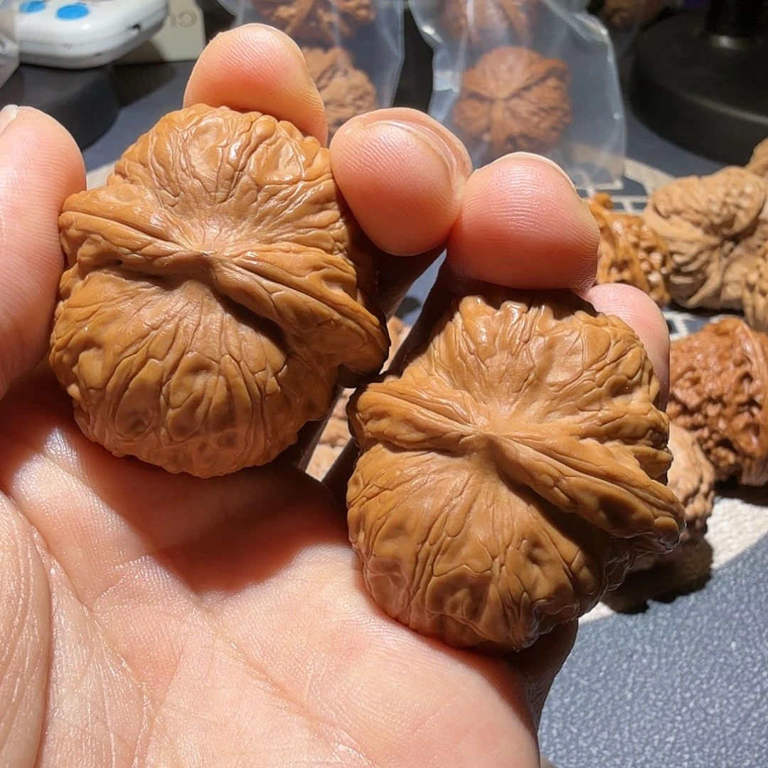 文玩核桃把件大元宝