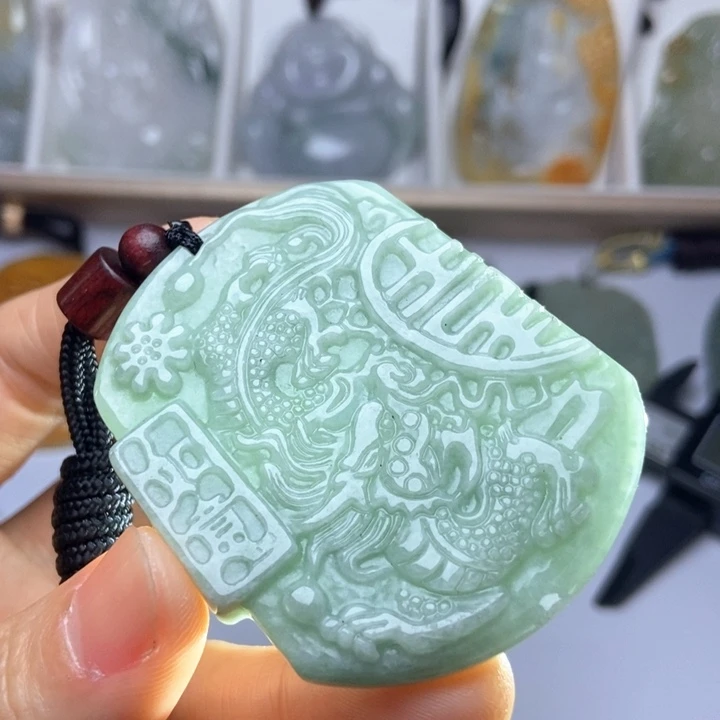 翡翠未镶嵌颈饰翡翠