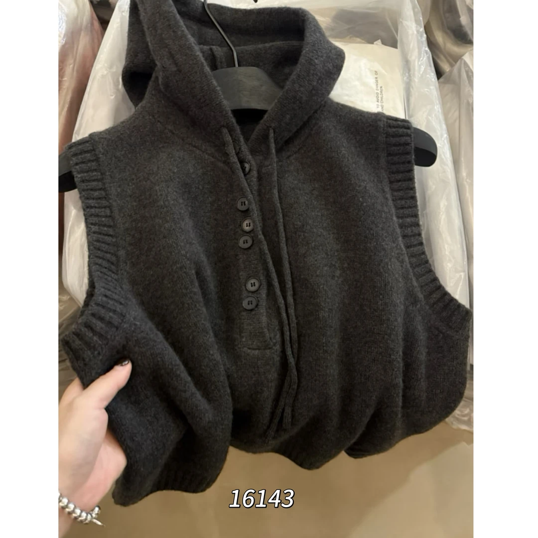 16143 WANGDAN（部无水洗唛介意慎拍)新款连帽针织背心马甲