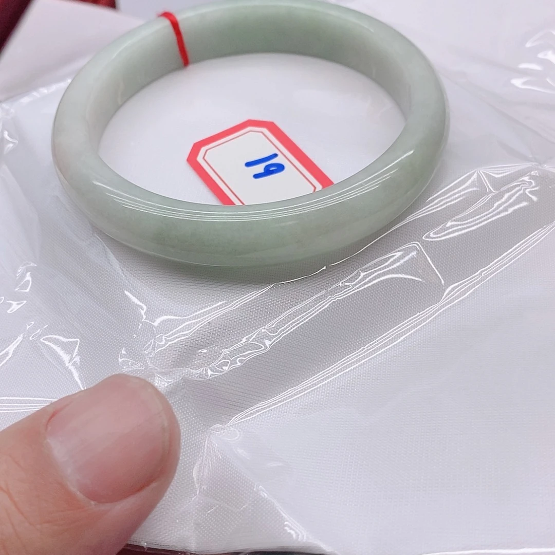 翡翠手镯未镶嵌个**好611111111111