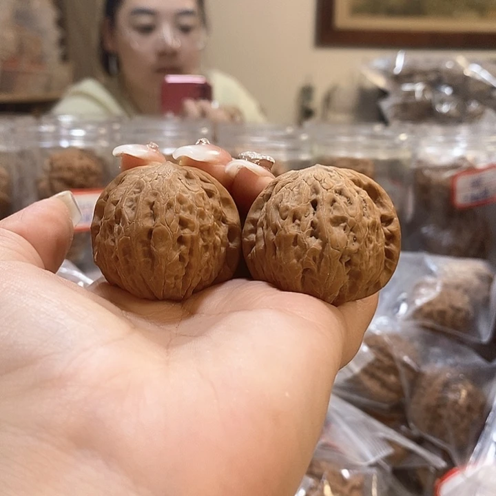 文玩核桃吊坠?***远铁锤