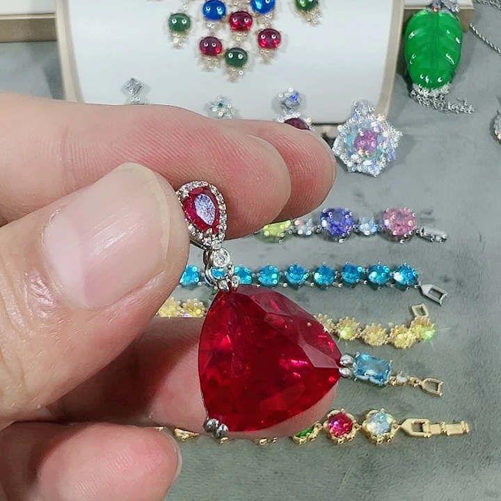钨金无红宝蓝宝满钻镶嵌大宝贝