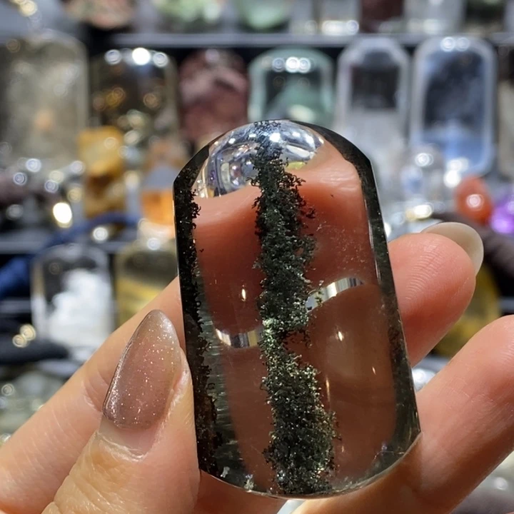 行***者水晶未镶嵌颈饰绿幽灵