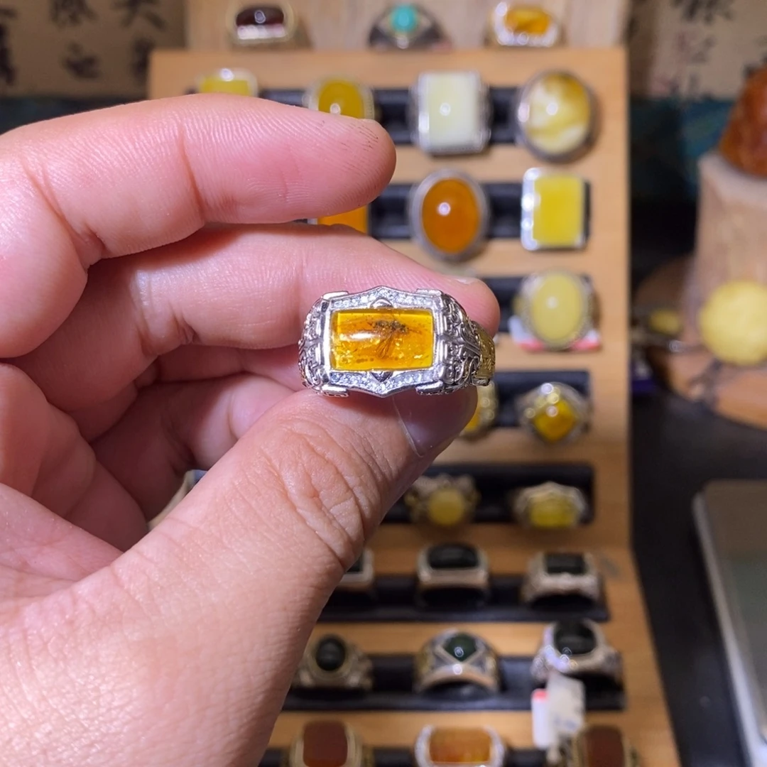 看***生银S925镶嵌虫珀戒指