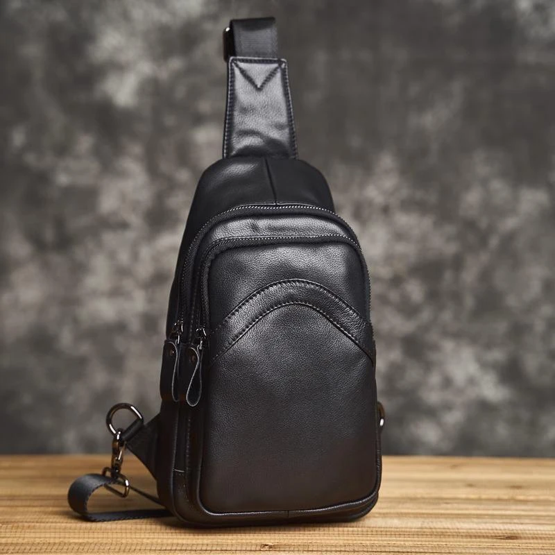 胸包胸前包男真皮2025新款头层牛皮简约小众高级感黑色斜挎包包