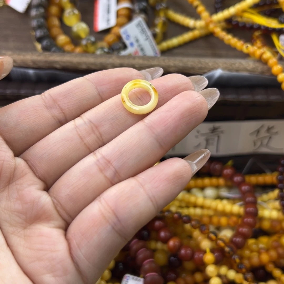 琥珀珠宝奇石未镶嵌