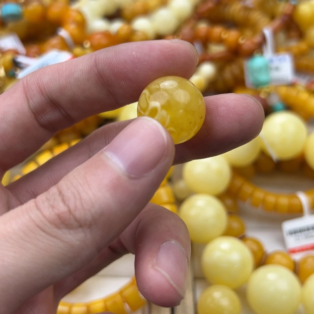 琥珀珠宝奇石未镶嵌